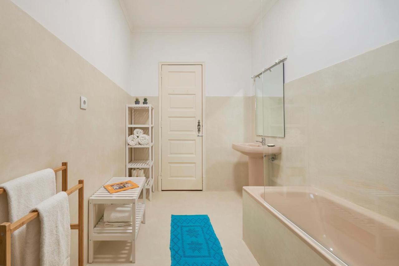 Light-Filled & Renovated Apartment, By Timecooler Lisboa Exterior foto