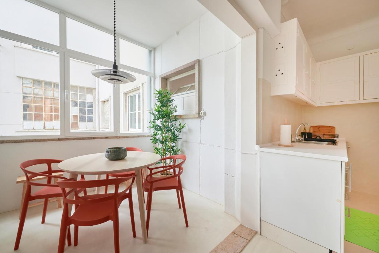 Light-Filled & Renovated Apartment, By Timecooler Lisboa Exterior foto